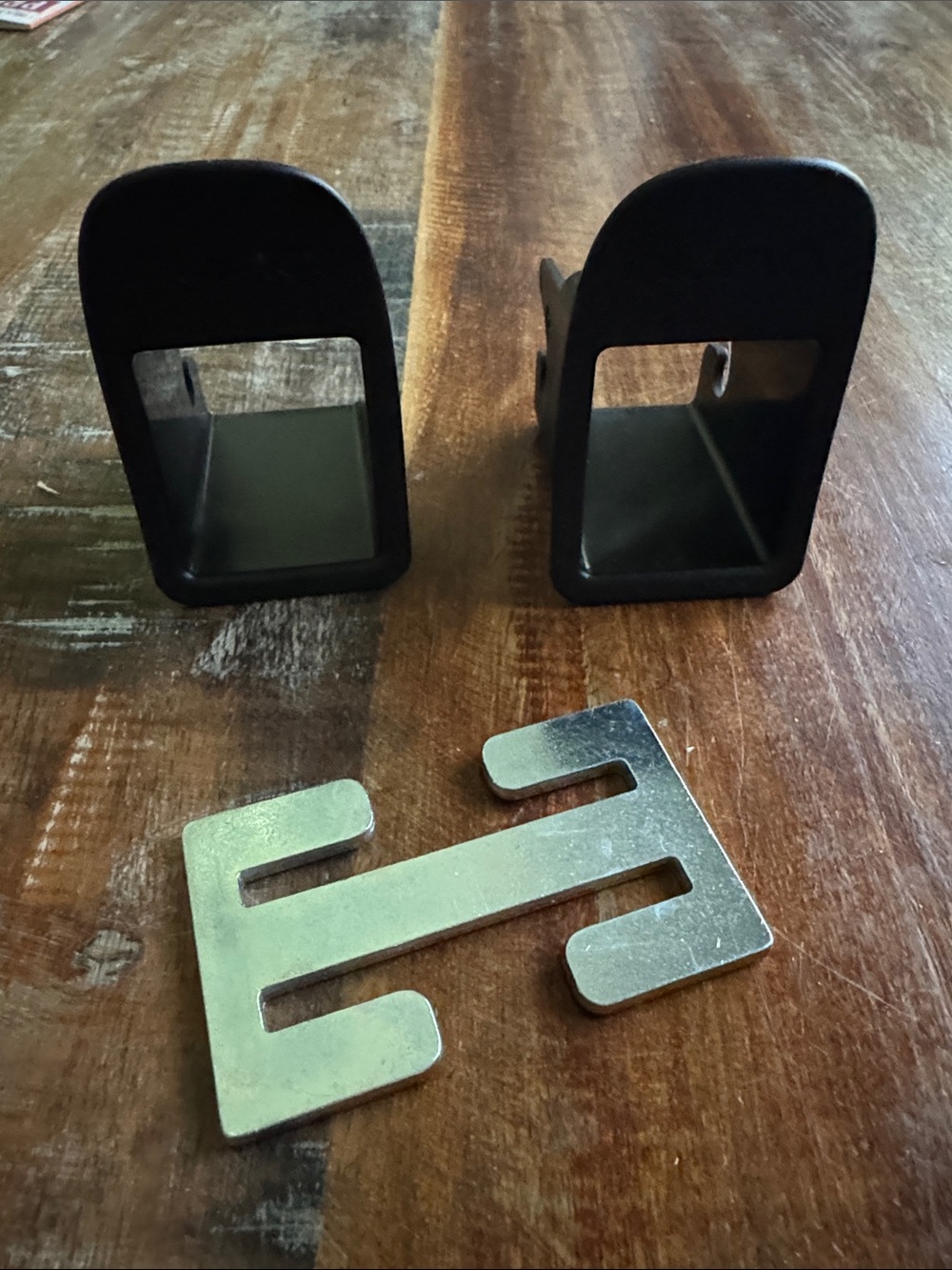Nuna latch guides and seatbelt locking clip